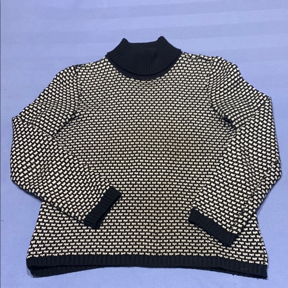 Karen Scott Black and White turtleneck Sweater with Geometric Patterns